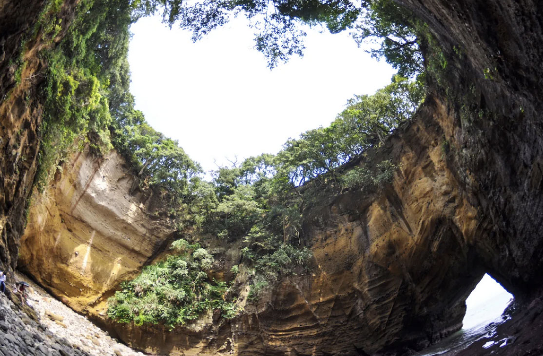 竜宮窟(りゅうぐうくつ)