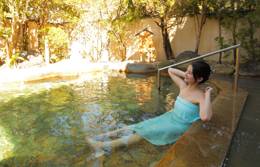 ホテル河内屋 露天風呂で半身浴